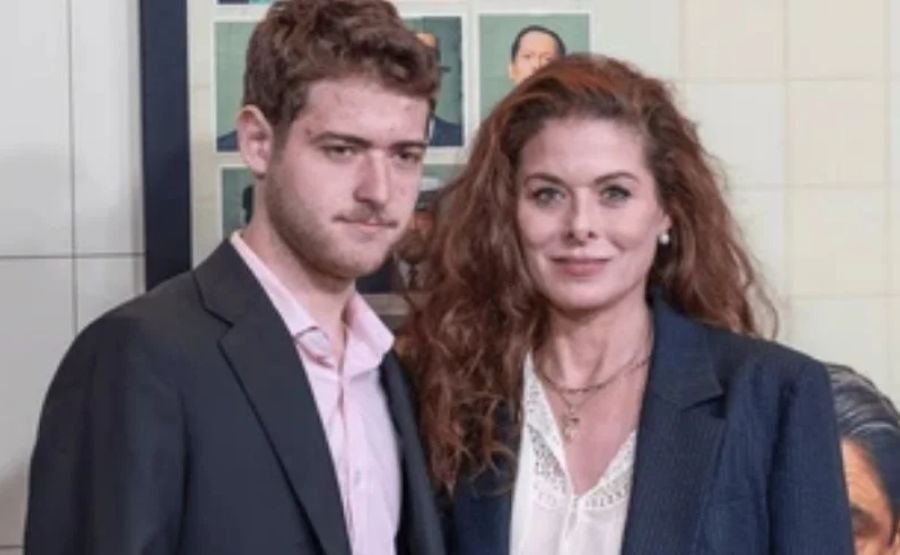 Roman Walker Zelman: Growing Up Between Two Worlds